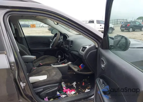 2018 Jeep Compass Sport Fwd из США, поврежденный, VIN 3C4NJCAB0JT335333